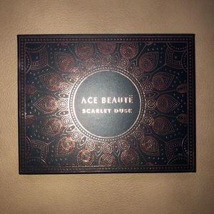 Ace Beautē scarlet dusk eyeshadow palette